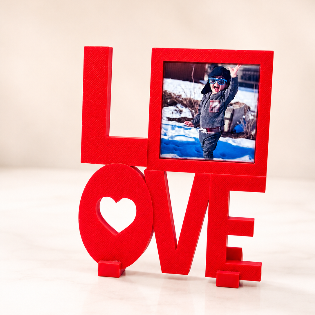LOVE frame with magnet in ruby red colour