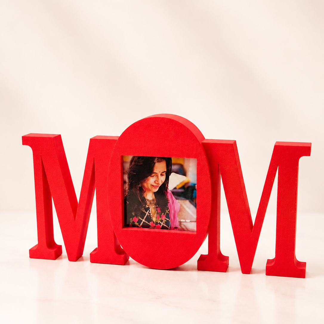 MOM frame with magnet in ruby red colour